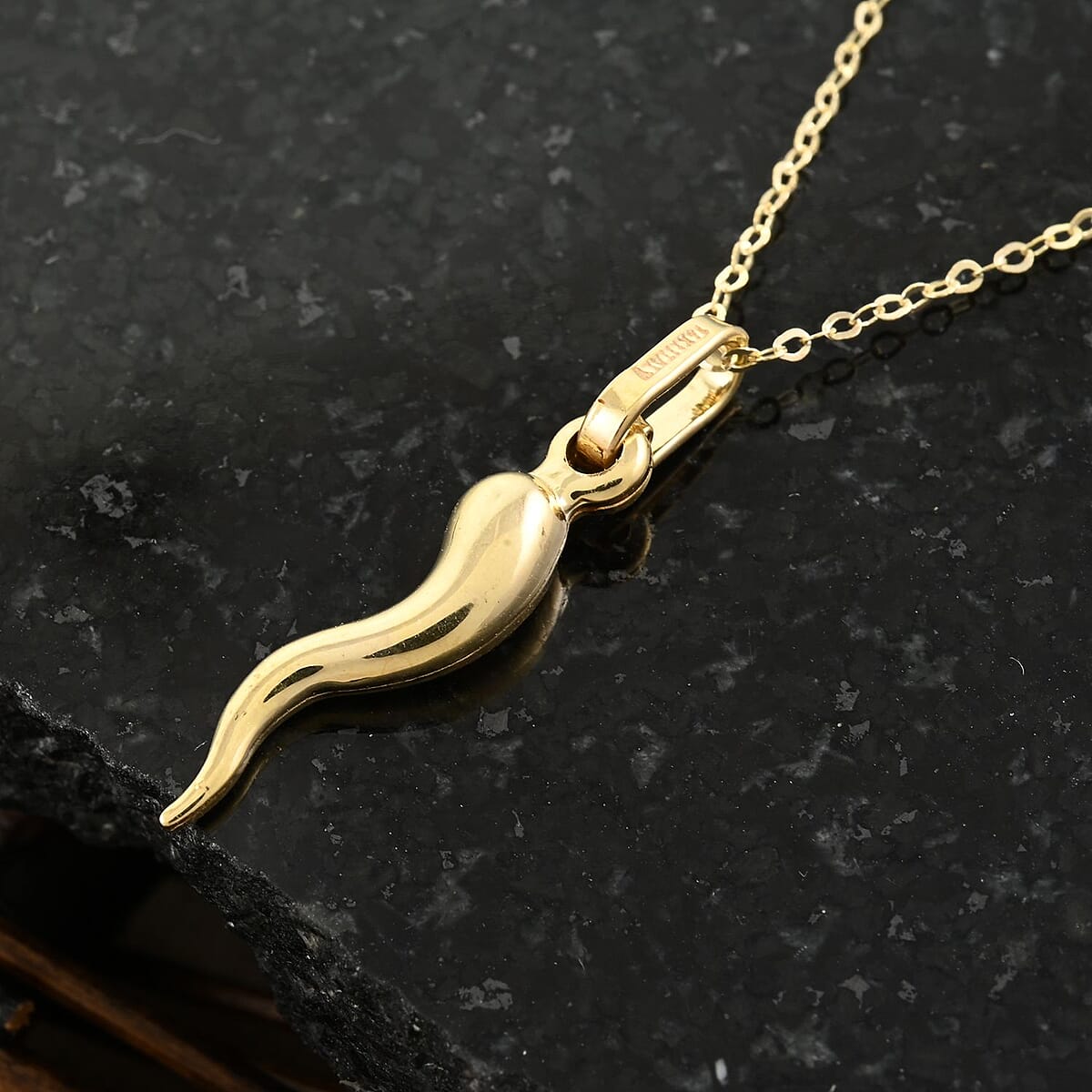 Corno Portafortuna Italian 14K Yellow Gold Horn Pendant Necklace 18 Inches 1.45 Grams image number 1