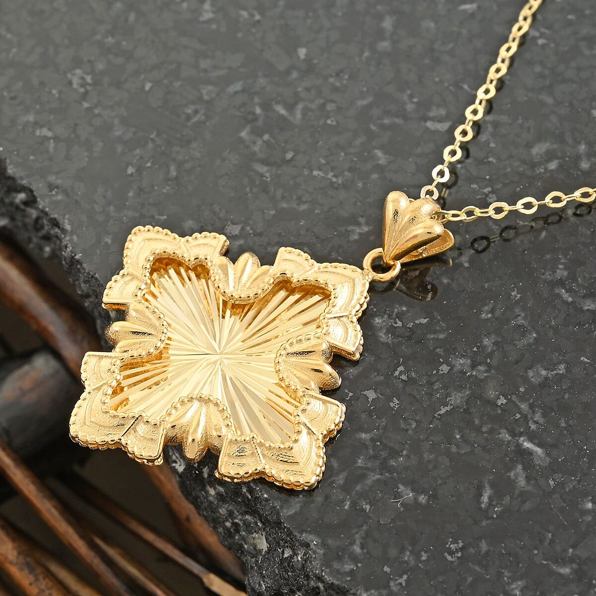 Raggio Cross Italian 14K Yellow Gold Pendant Necklace 18 Inches 2.85 Grams image number 1