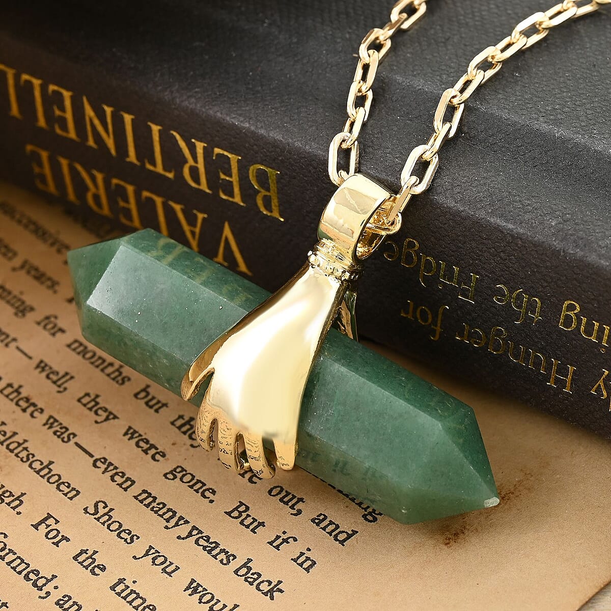 Green Quartz Pendant Necklace 18.5-20.5 Inches in Goldtone 55.00 ctw image number 1