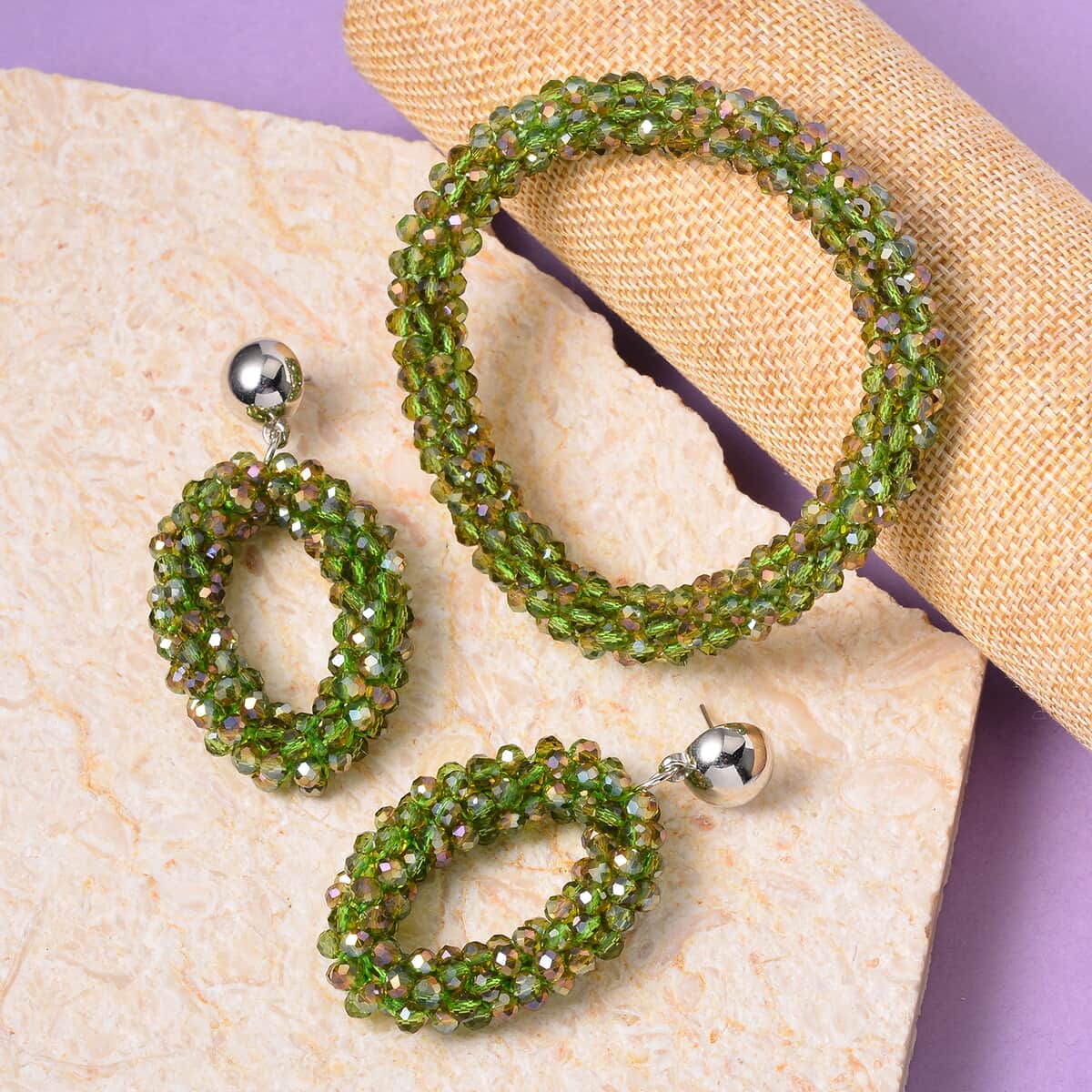 Green Magic Color Glass Beaded Bracelet (7.0-7.50In) and Earrings in Silvertone image number 1