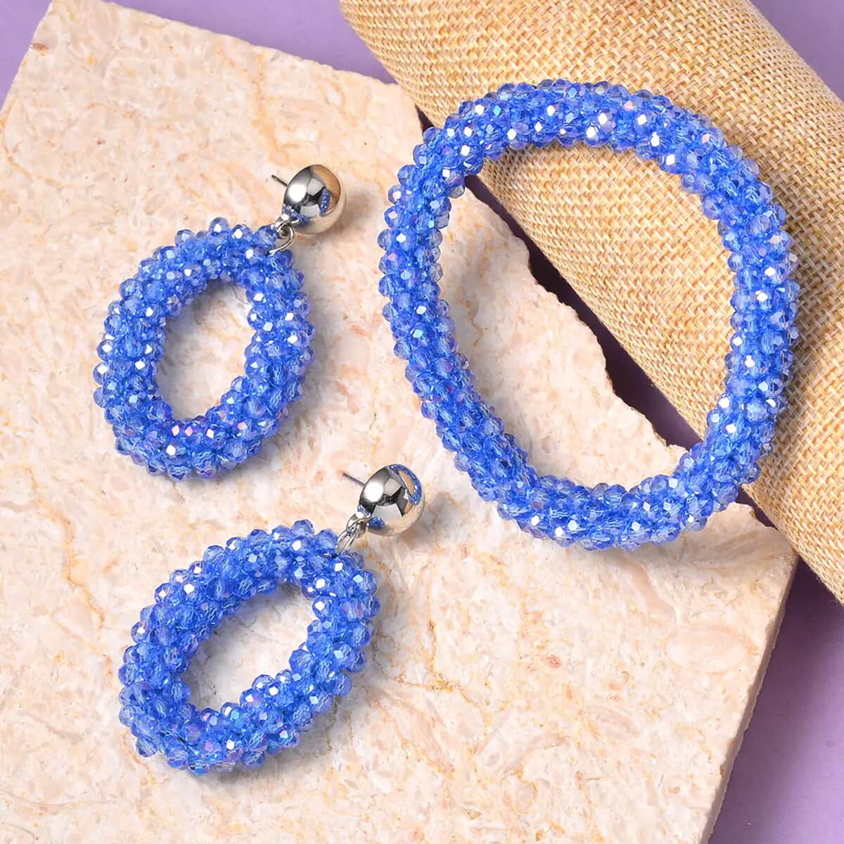 Blue Magic Color Glass Beaded Bracelet (7.0-7.50In) and Earrings in Silvertone image number 1