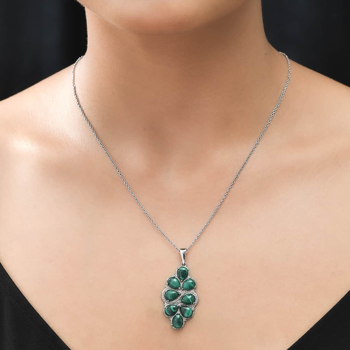 African Malachite 15.00 ctw Pendant Necklace in Stainless Steel 20 Inches image number 2