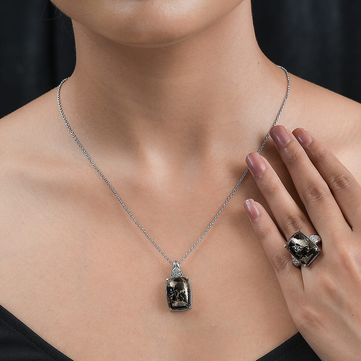 Matrix Silver Shungite Solitaire Ring (Size 7.0) and Pendant Necklace 20 Inches in Stainless Steel 20.60 ctw image number 2