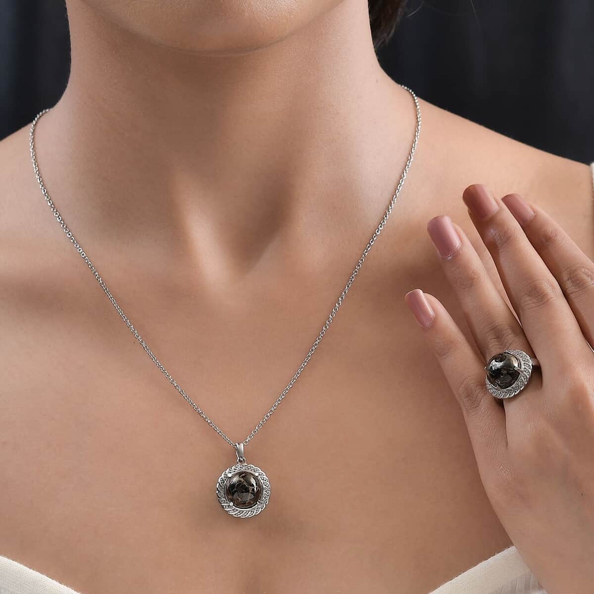 Matrix Silver Shungite Solitaire Ring (Size 5.0) and Pendant Necklace 20 Inches in Stainless Steel 10.15 ctw image number 2