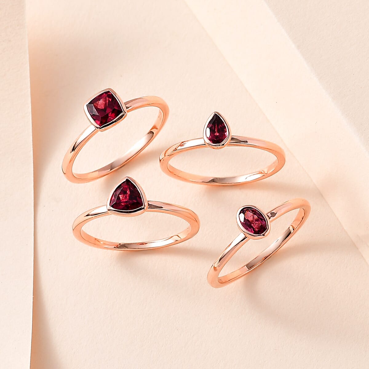 Tanzanian Rhodolite Garnet Set of 4 Stackable Ring in Vermeil Rose Gold Over Sterling Silver 2.90 ctw image number 1