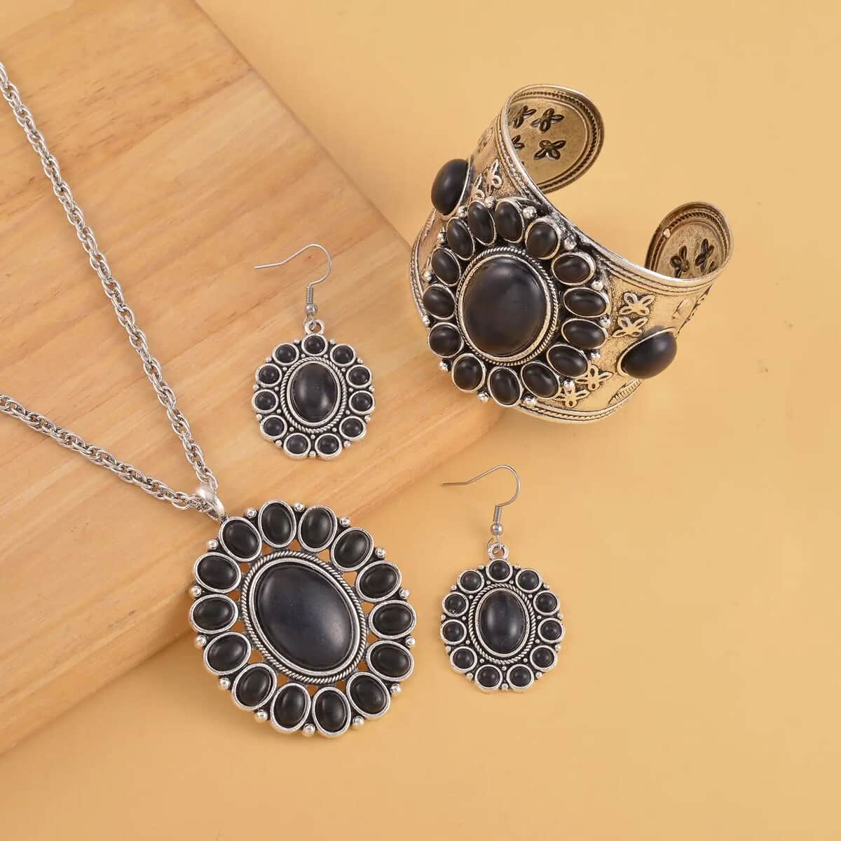Black Howlite Gemstone 219.00 ctw Floral Cuff Bracelet 7.50-8.50 Inch, Earrings and Pendant Necklace in Silvertone 26-30 Inches image number 1