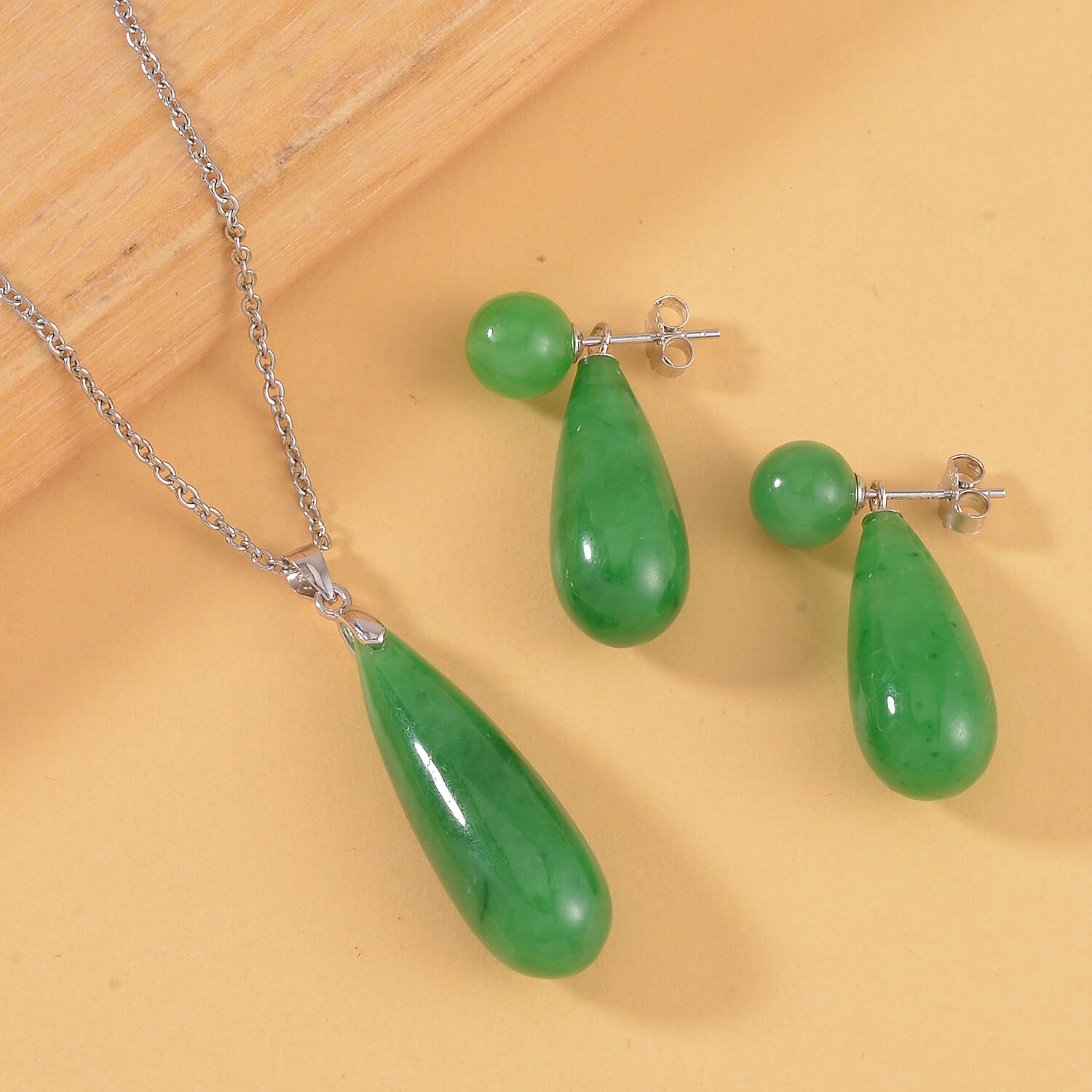 Green Jade - Product card gallery slide 2 (10145041023259)