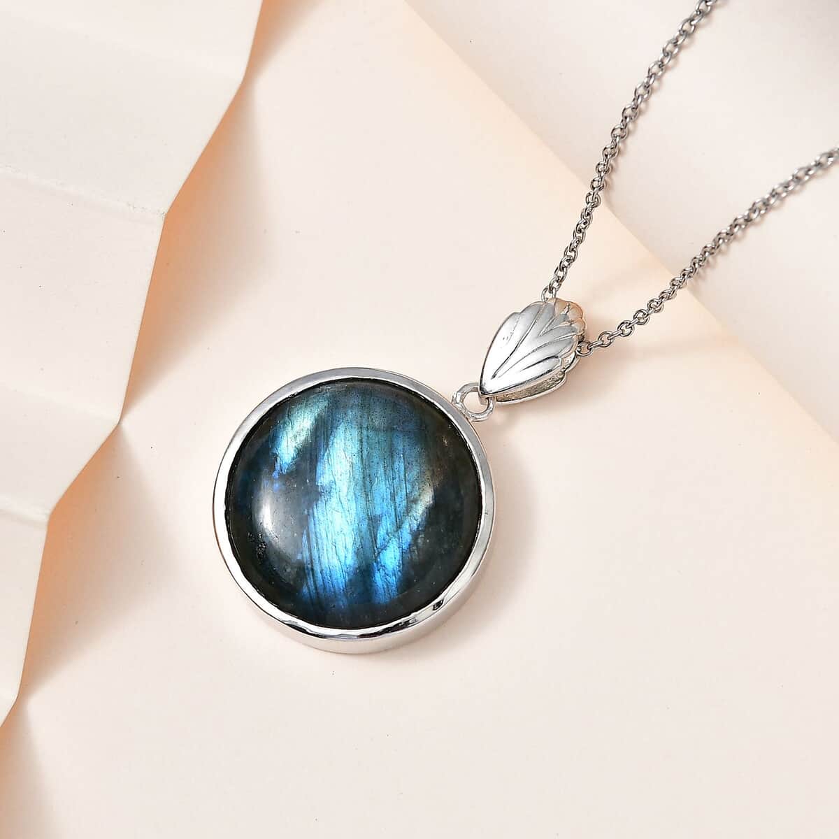 Karis Malagasy Labradorite Solitaire Pendant in Platinum Bond with Stainless Steel Necklace 20 Inches 25.00 ctw image number 1
