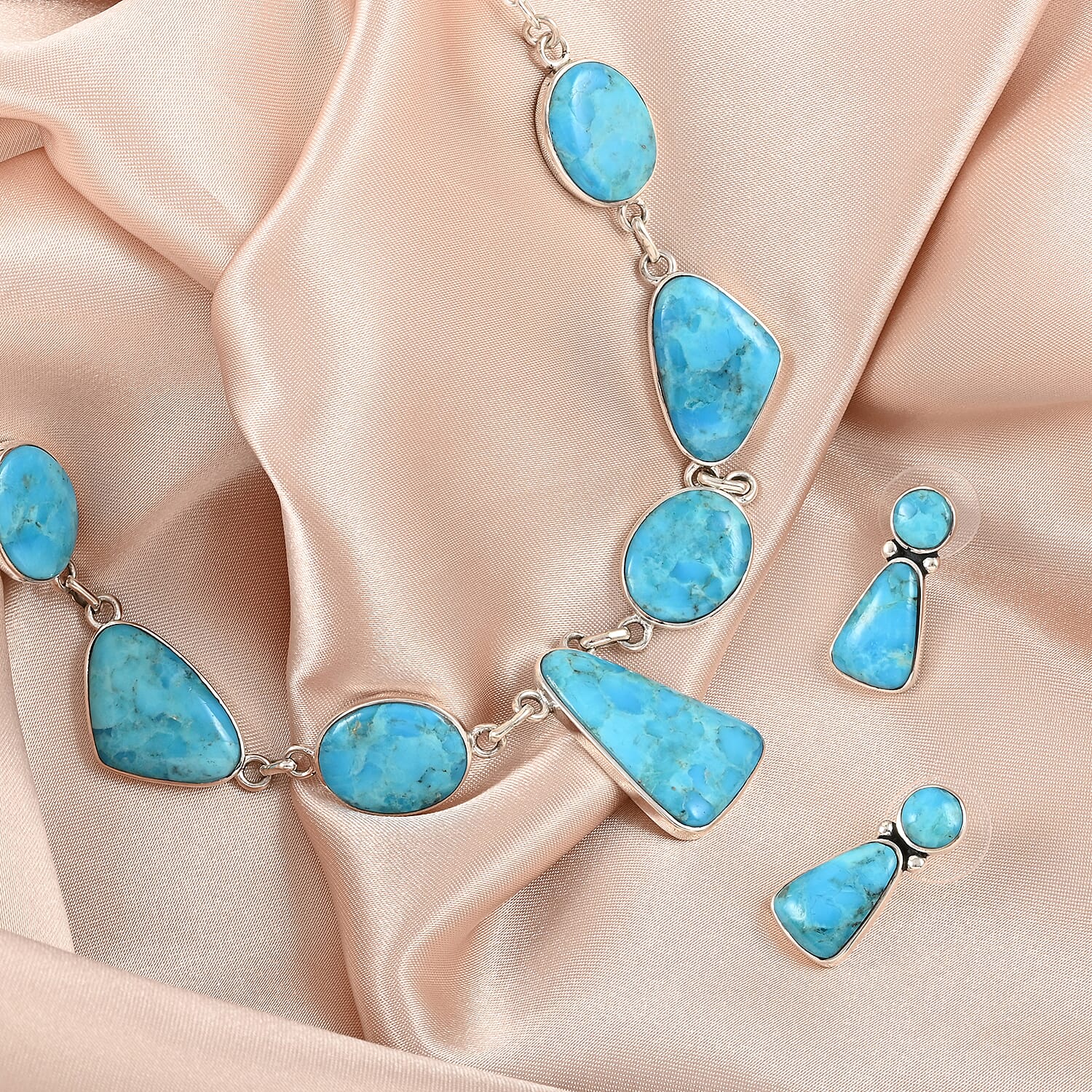 Kingman Turquoise - Product card gallery slide 2 (9431522050303)