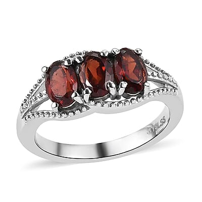 Mozambique Garnet 2.75 ctw 3 Stone Ring Size 9 and Pendant Necklace 20 Inches in Stainless Steel