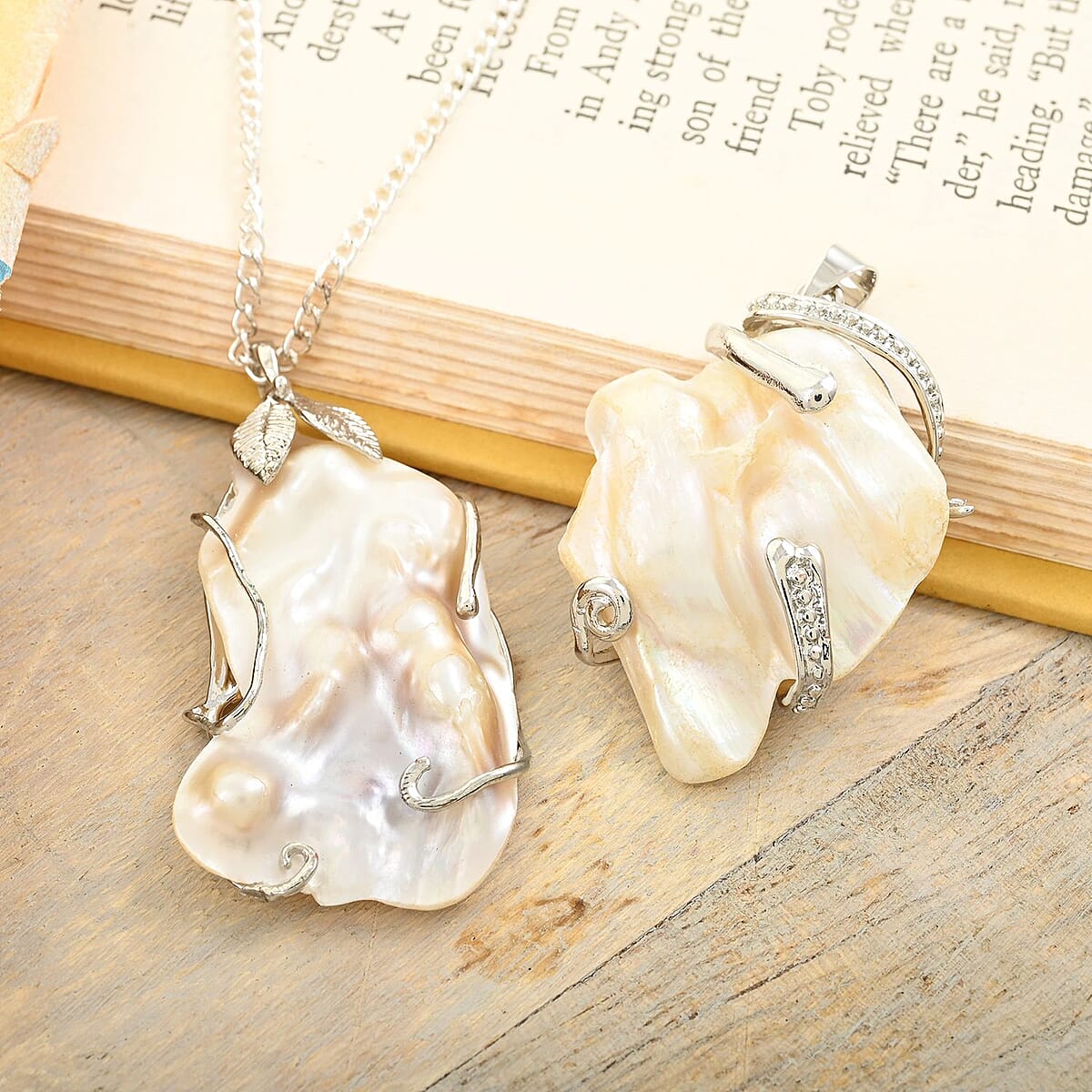 Freshwater Pearl Set of 2 Pendants Necklace 18 Inches in Silvertone image number 1