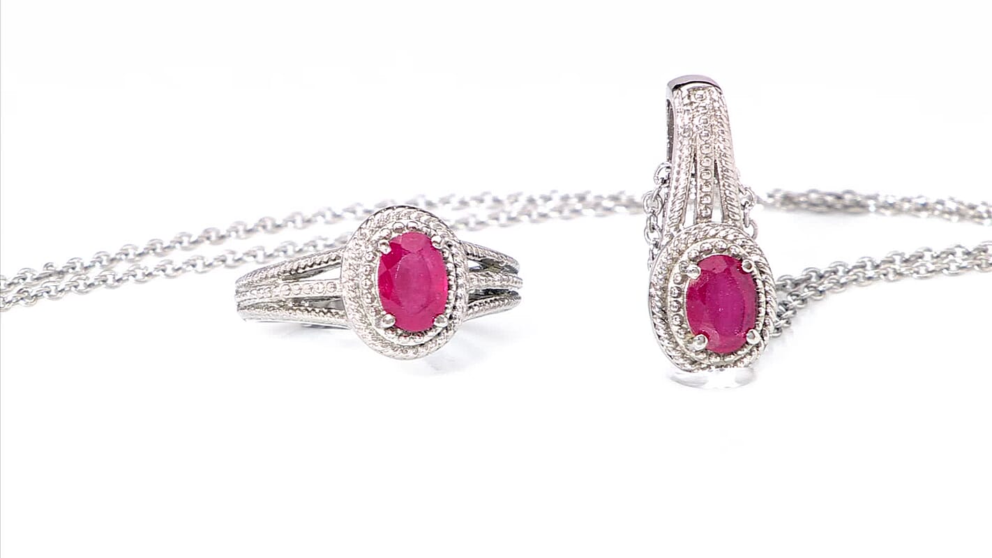 Niassa Ruby (FF) Solitaire Ring (Size 5.0) and Pendant Necklace 20 Inches in Stainless Steel 2.10 ctw