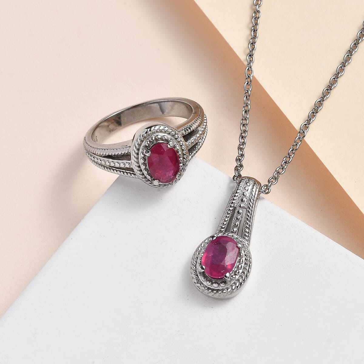 Niassa Ruby (FF) Solitaire Ring (Size 11.0) and Pendant Necklace 20 Inches in Stainless Steel 2.10 ctw image number 1