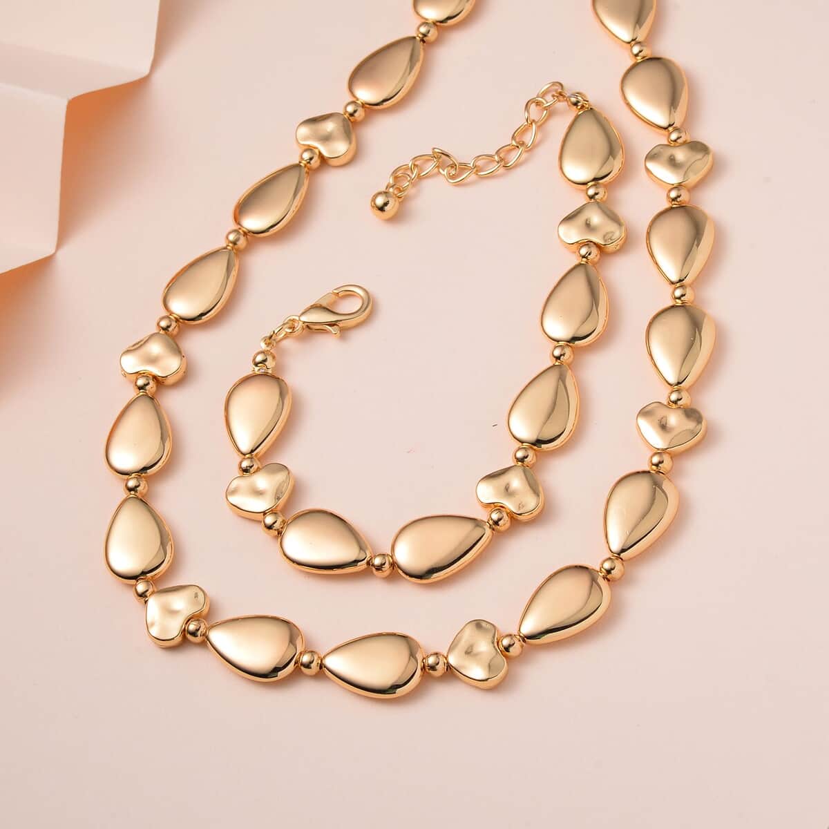 Resin Necklace 20-22 Inches and Bracelet 7.5-9.00In in Goldtone image number 1
