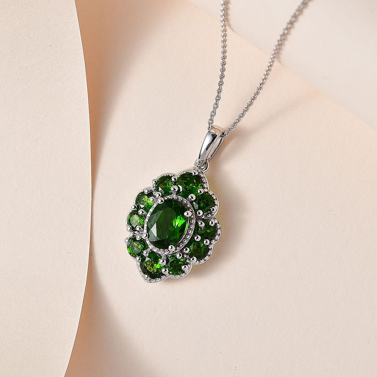 TLV Chrome Diopside Pendant Necklace (20 Inches) in Platinum Over Sterling Silver 4.40 ctw image number 1