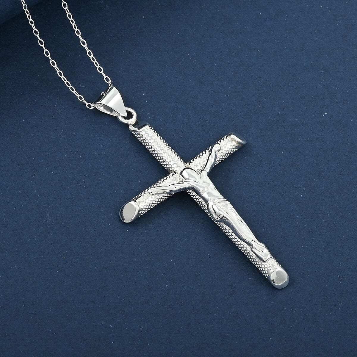Sterling Silver Cross Pendant Necklace 18 Inches 2.90 Grams image number 1