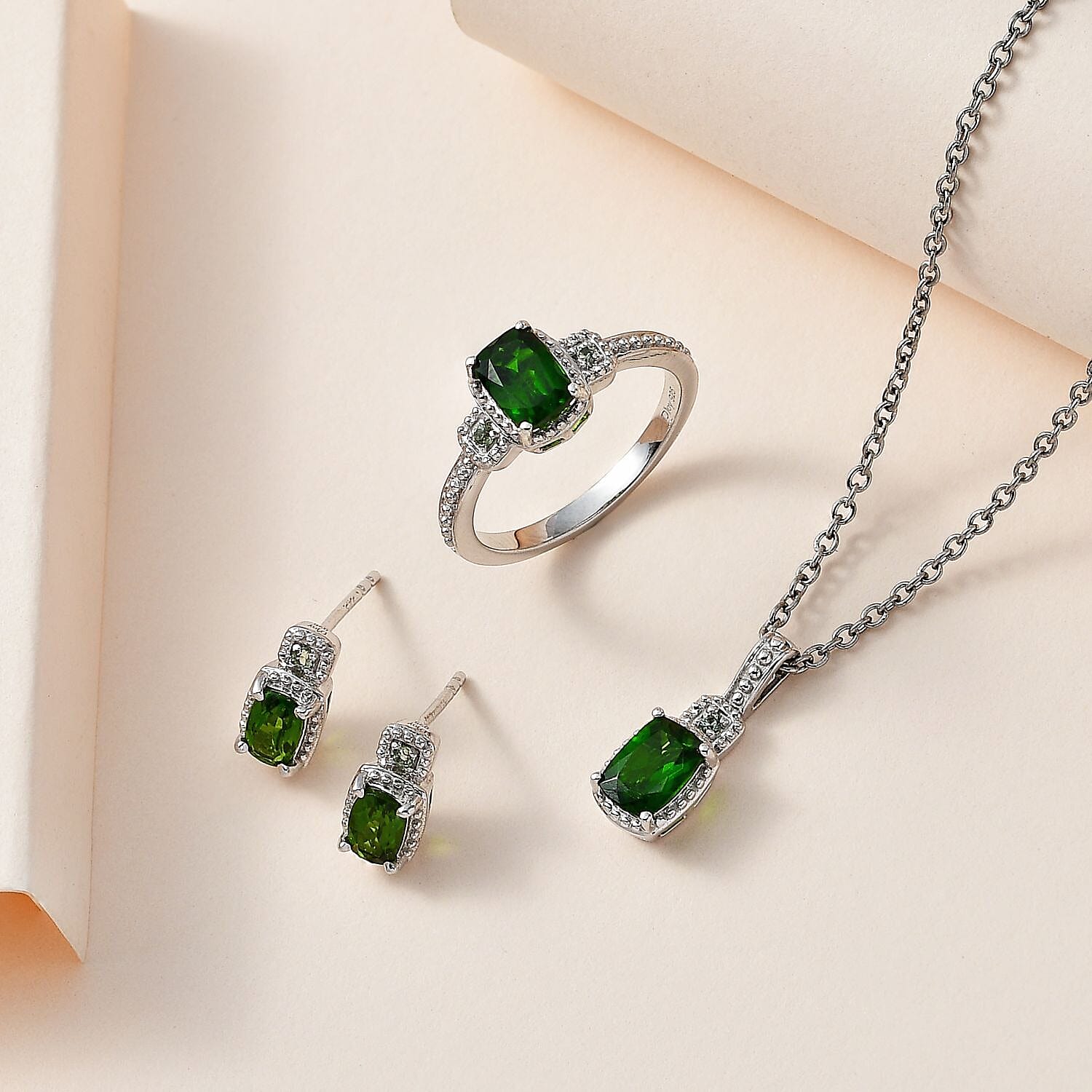 Chrome Diopside / 7 - Product card gallery slide 2 (9431947280639)