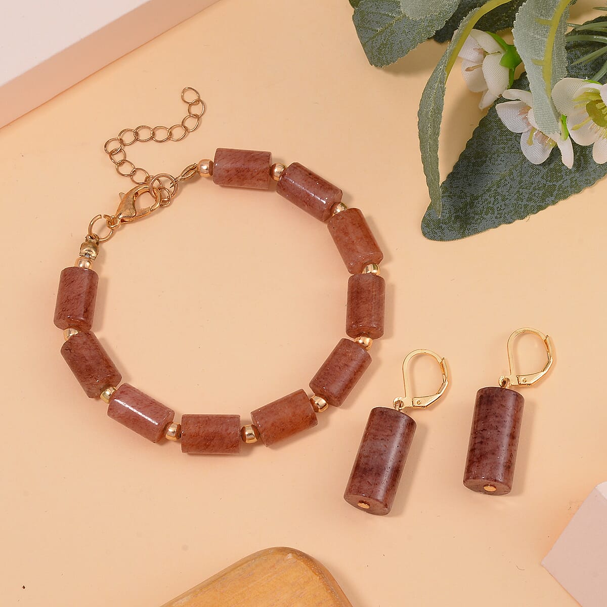 Strawberry Quartz Bracelet (7.00-9.00In) and Lever Back Earrings in Goldtone 136.40 ctw image number 1