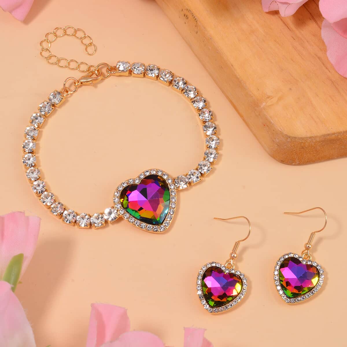 Magic Color Glass and Austrian Crystal Heart Bracelet (7.50-9.50In) and Earrings in Goldtone image number 1