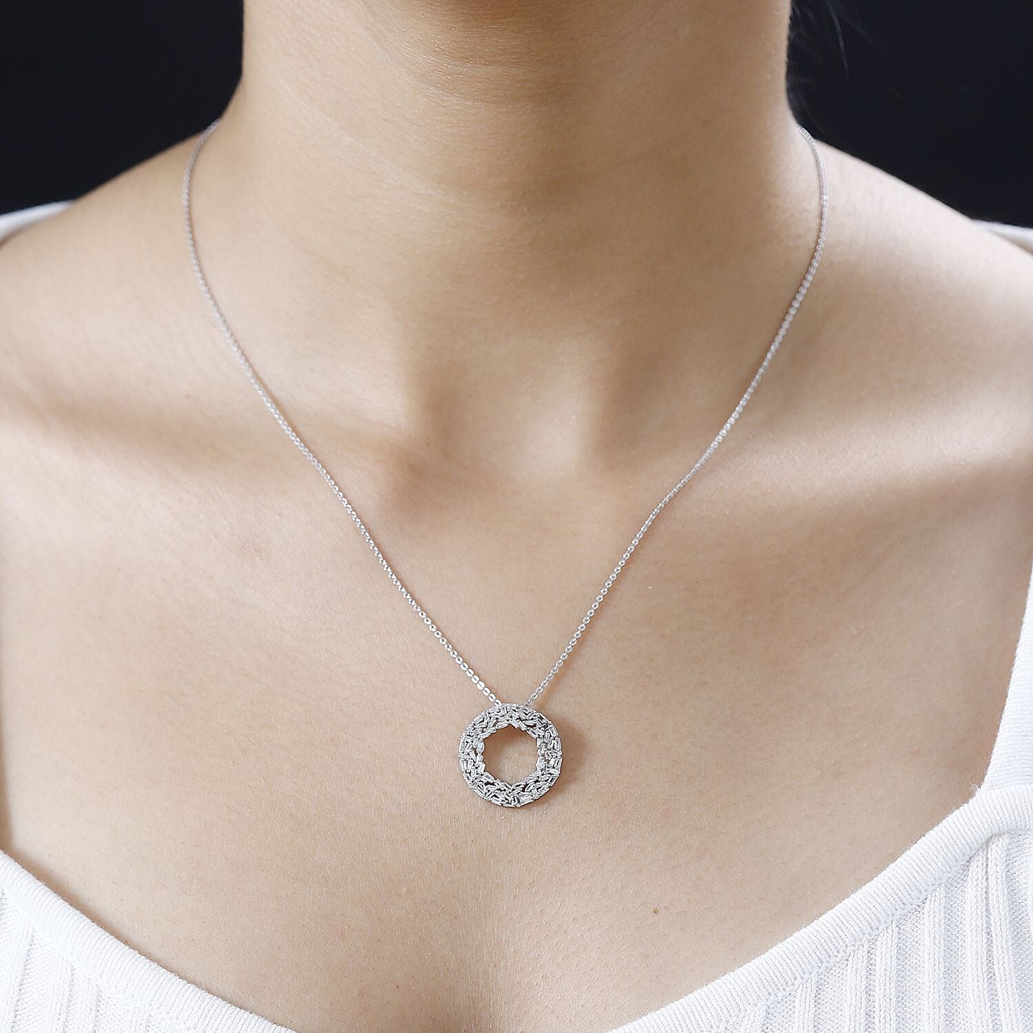(4)