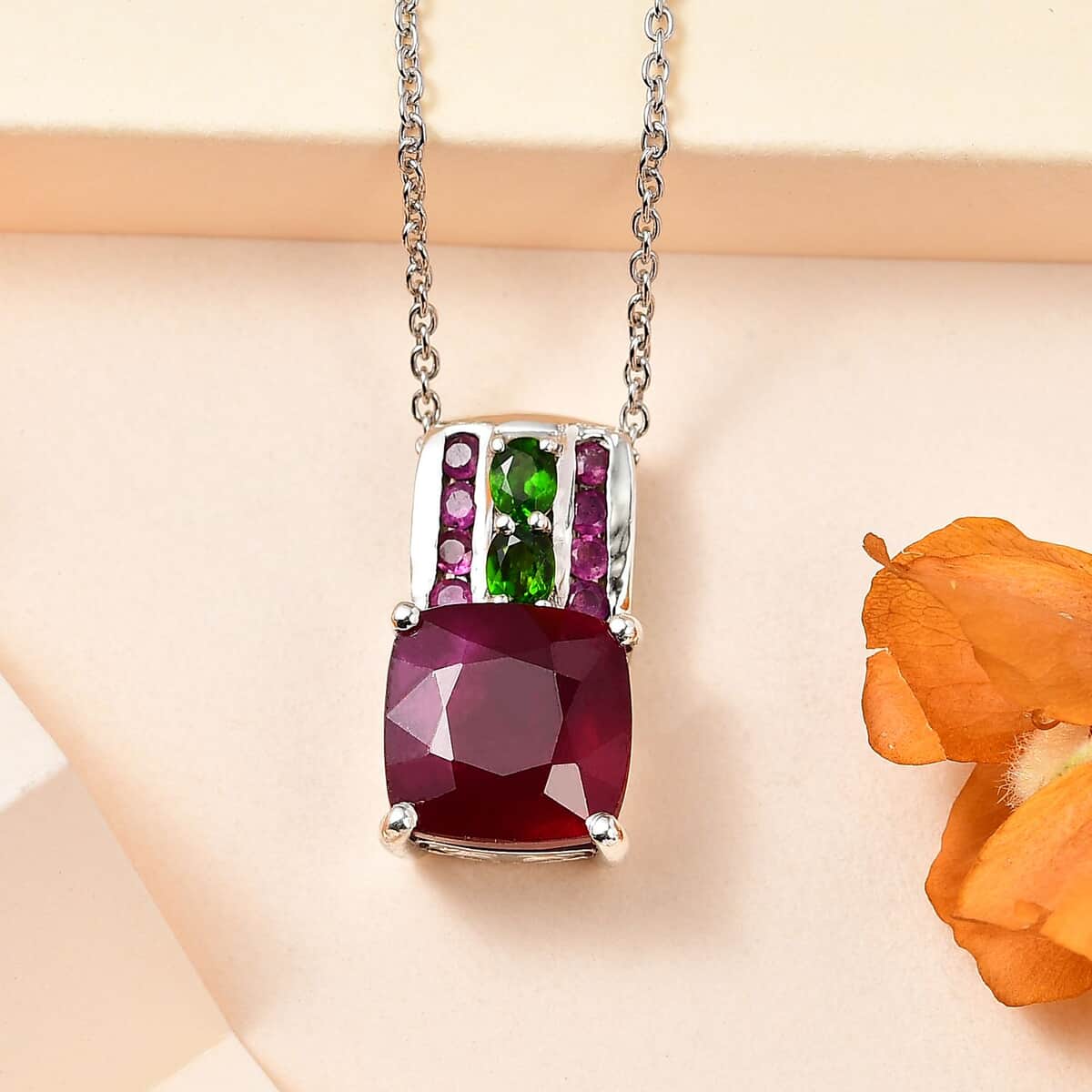 Niassa Ruby (FF) and Chrome Diopside Pendant Necklace 20 Inches in Platinum Over Sterling Silver 11.25 ctw image number 1