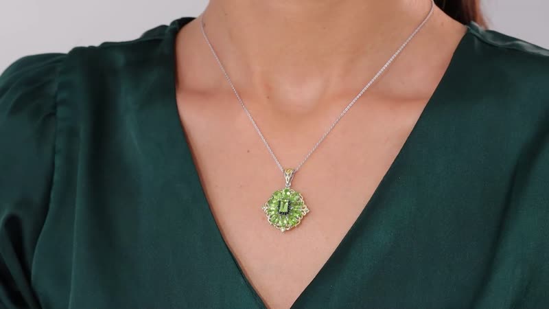 Peridot and Thai Black Spinel Floral Pendant Necklace 20 Inches in Vermeil YG and Platinum Over Sterling Silver 5.15 ctw