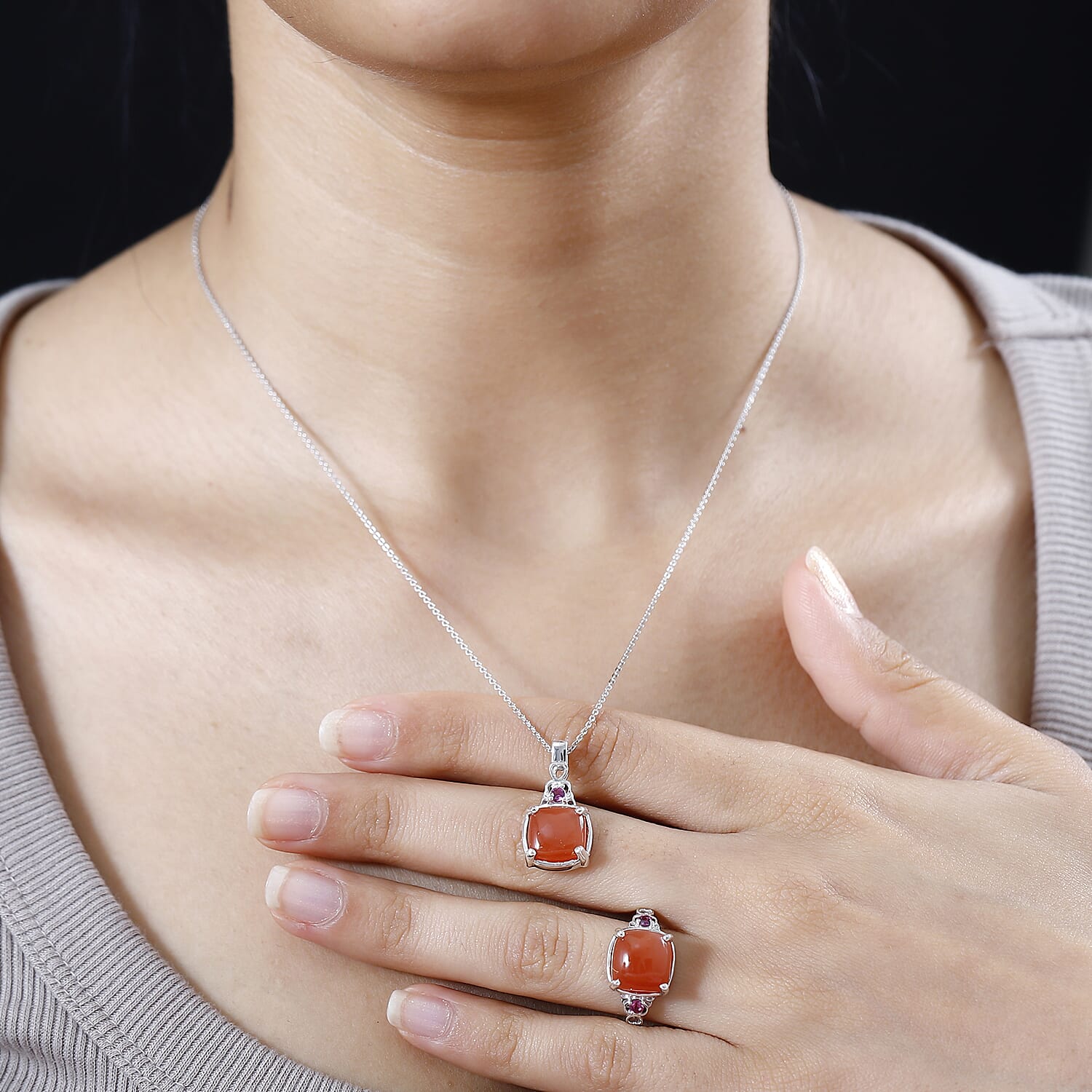 Peach Moonstone, Orissa Rhodolite Garnet Ring (Size 5.0) and Pendant Necklace 20 Inches in Platinum Over Sterling Silver 9.30 ctw