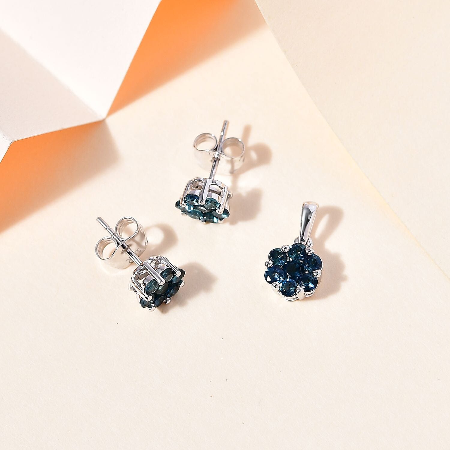  10K White Gold AAA Monte Belo Indicolite Floral Pendant and Stud Earrings 1.00 ctw (Del. in 12-15 Days)