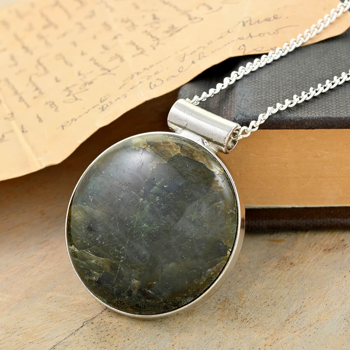 Labradorite Round Pendant Necklace 18 Inches in Silvertone 14.00 ctw image number 1