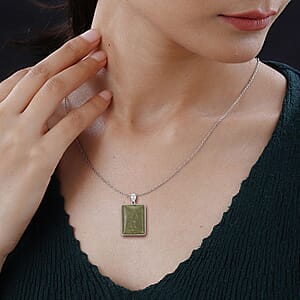 Serpentine Rectangular Pendant Necklace 20 Inches in Silvertone 45.00 ctw