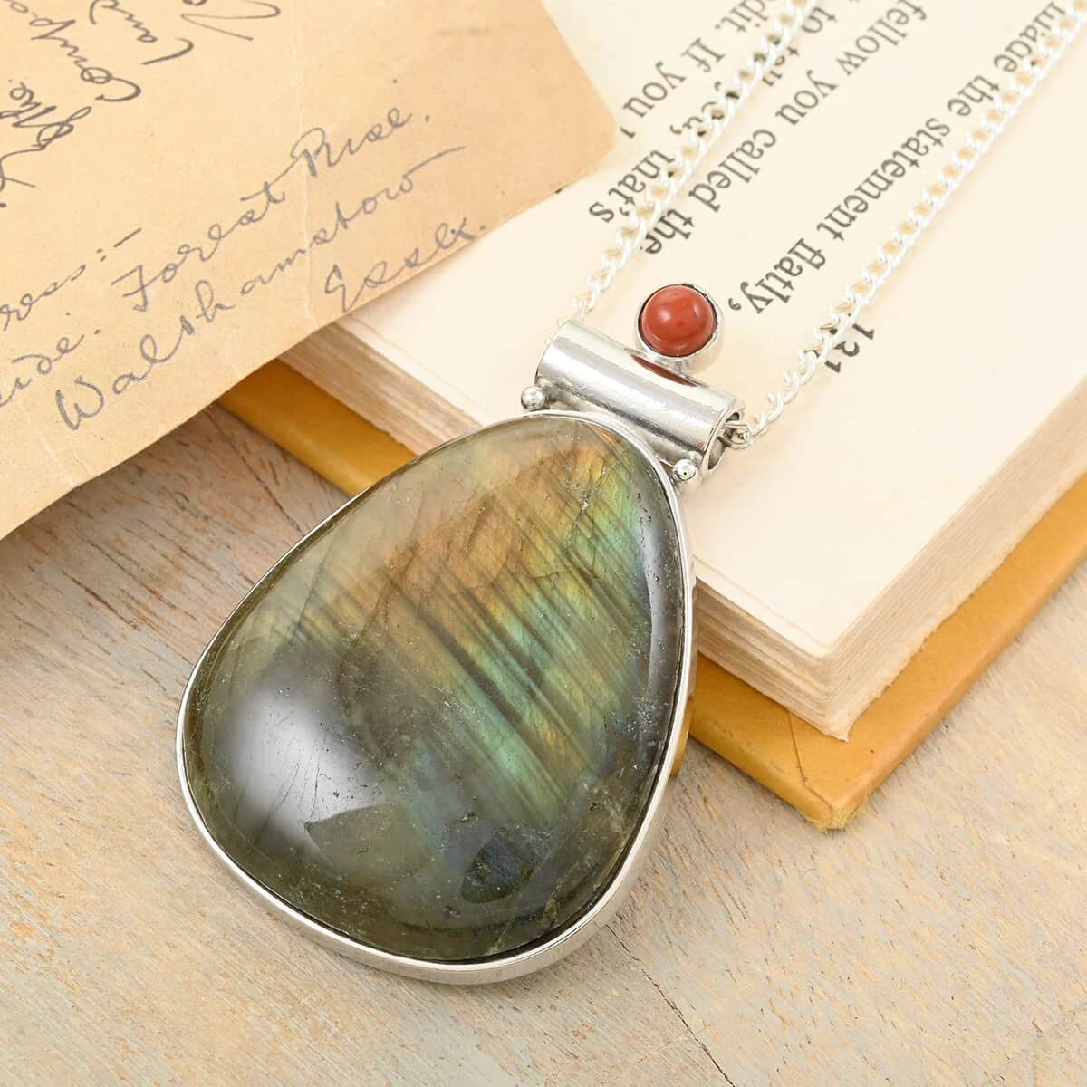 Labradorite, Agate Pendant Necklace (18 Inches) in Silvertone 13.60 ctw image number 1