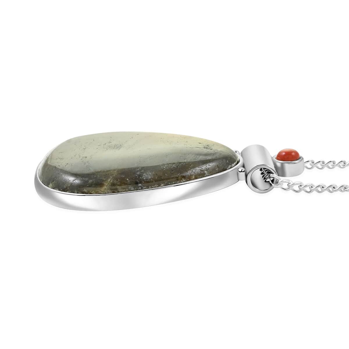 Labradorite, Agate Pendant Necklace (18 Inches) in Silvertone 13.60 ctw image number 3