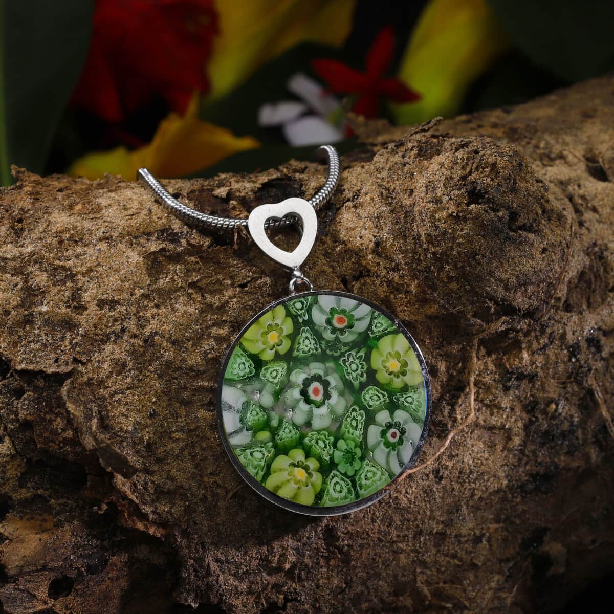 Green Color Murano Style Pendant Necklace in Stainless Steel 24-28 Inches image number 1