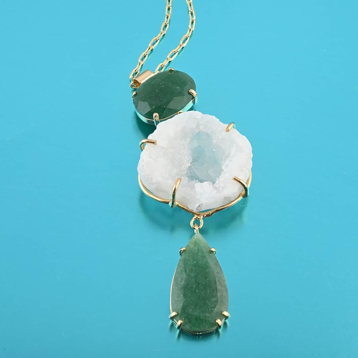 Colors of Brazil White Quartz and Green Onyx Pendant Necklace 16-20 Inches in Goldtone 78.00 ctw image number 1