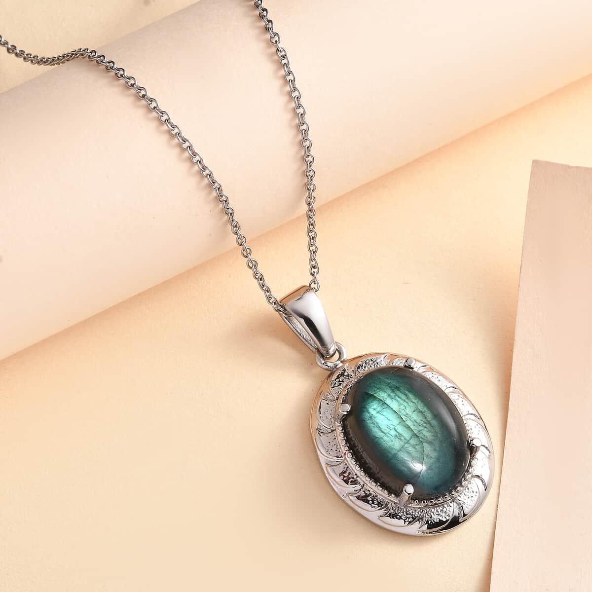 Karis Malagasy Labradorite 17.35 ctw Pendant in Platinum Bond with Stainless Steel Necklace 20 Inches image number 1