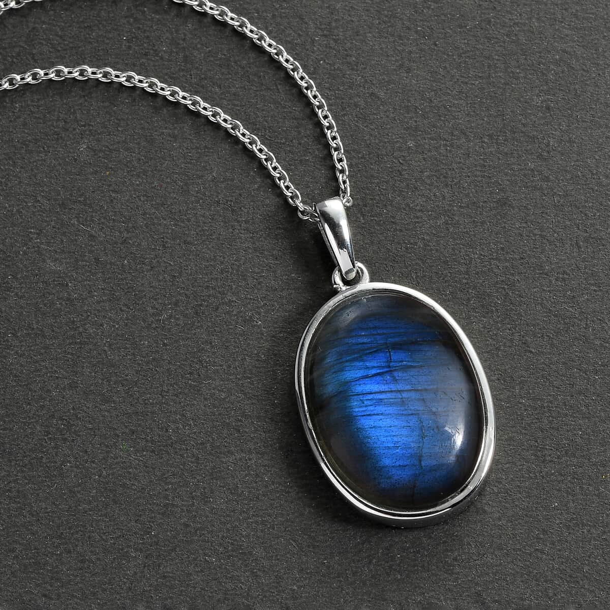 Malagasy Labradorite 19.50 ctw Pendant Necklace in Stainless Steel 20 Inches image number 2