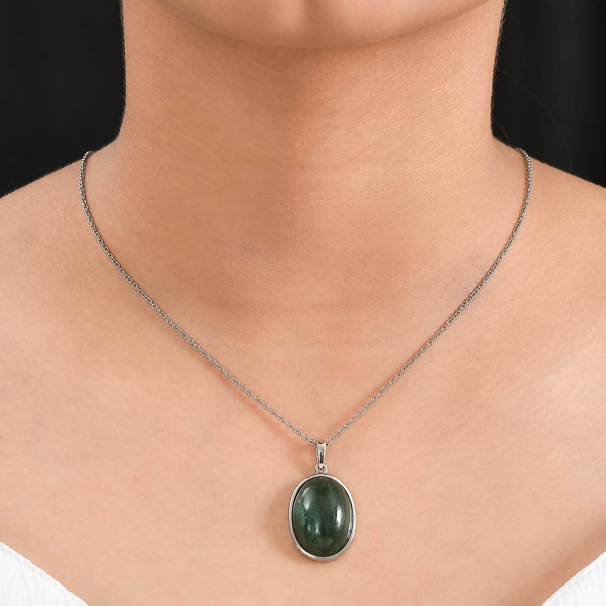 Green Aventurine 20.00 ctw Pendant Necklace in Stainless Steel 20 Inches image number 2