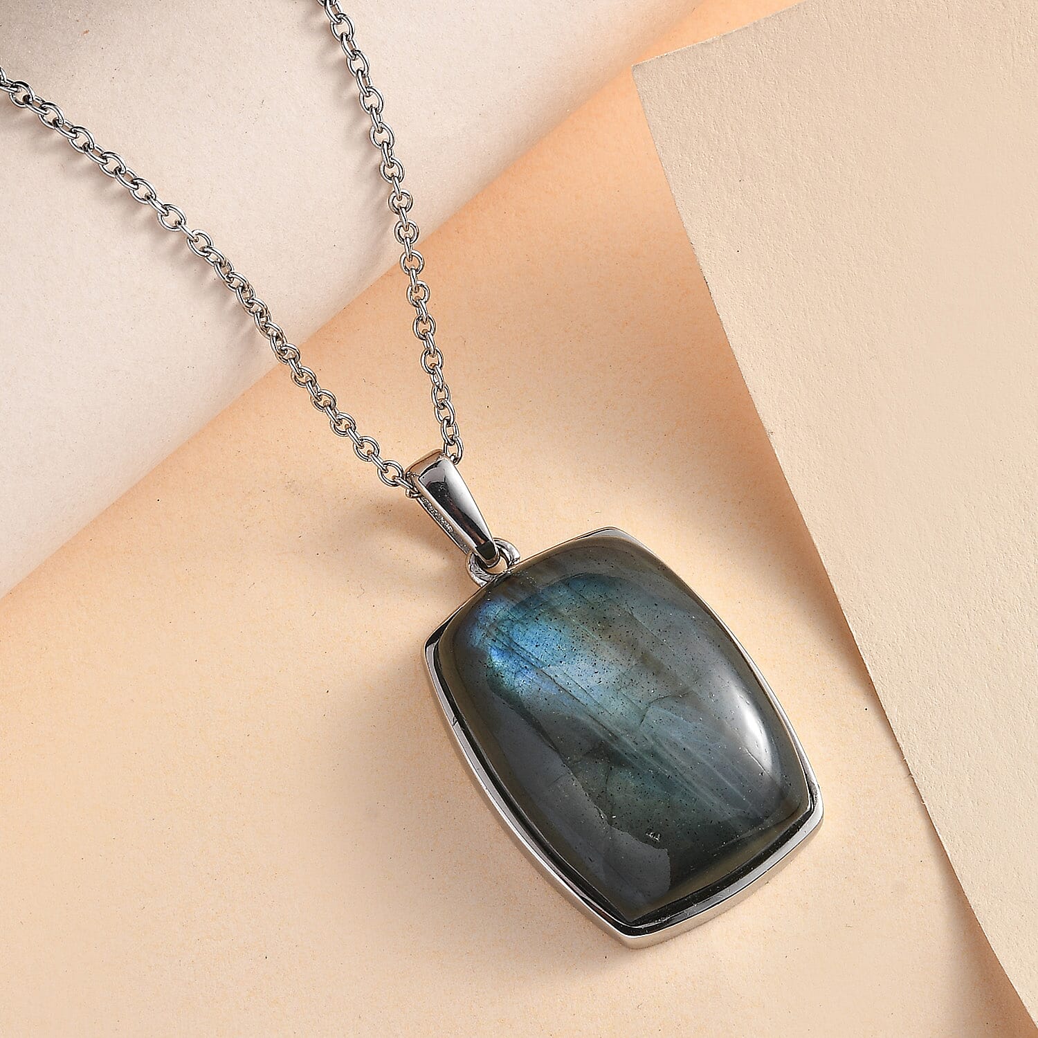 Malagasy Labradorite - Product card gallery slide 2 (9432224203007)