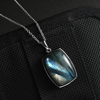 Malagasy Labradorite - Product card gallery slide 3 (9432224203007)