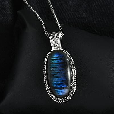 Malagasy Labradorite 25.25 ctw Pendant Necklace in Stainless Steel 20 Inches