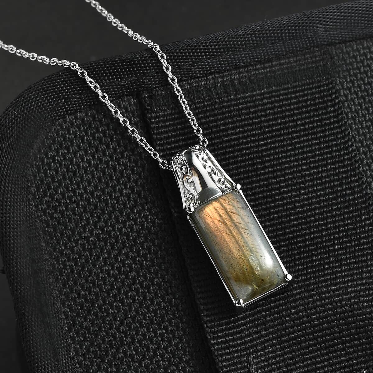 Malagasy Labradorite 13.00 ctw Pendant Necklace in Stainless Steel 20 Inches image number 2