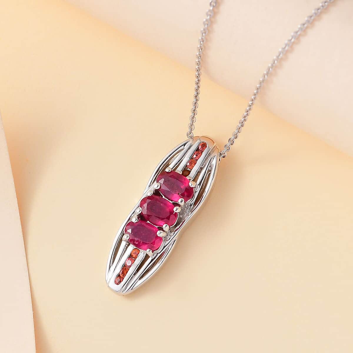 Niassa Ruby (FF), Red Sapphire Pendant Necklace (20 Inches) in Rhodium Over Sterling Silver 0.90 ctw image number 1