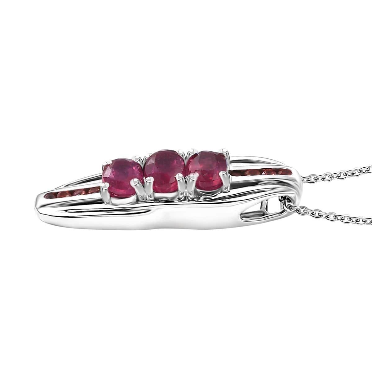 Niassa Ruby (FF), Red Sapphire Pendant Necklace (20 Inches) in Rhodium Over Sterling Silver 0.90 ctw image number 3