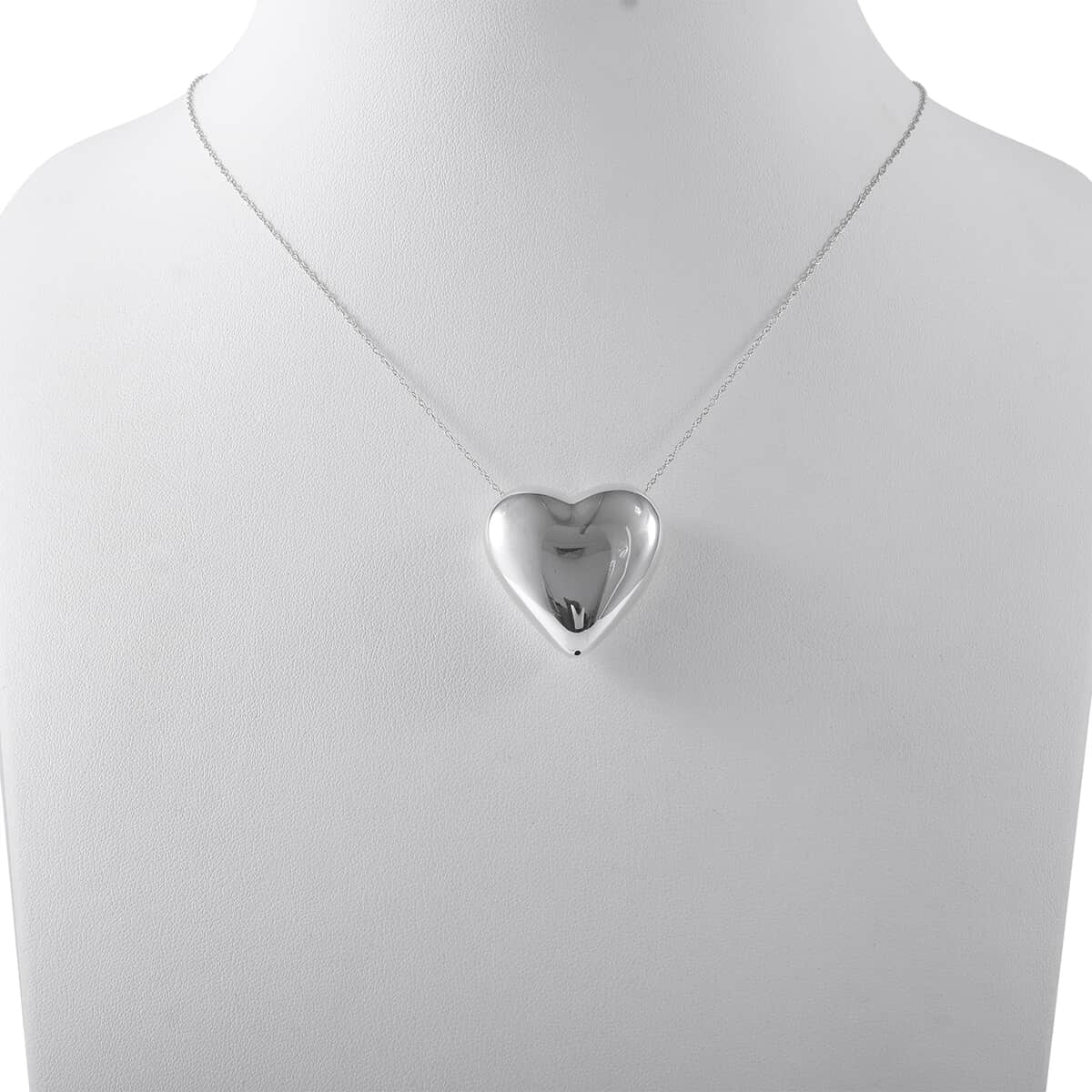 Heart Pendant Necklace 18 Inches in Sterling Silver 6.50 Grams image number 1