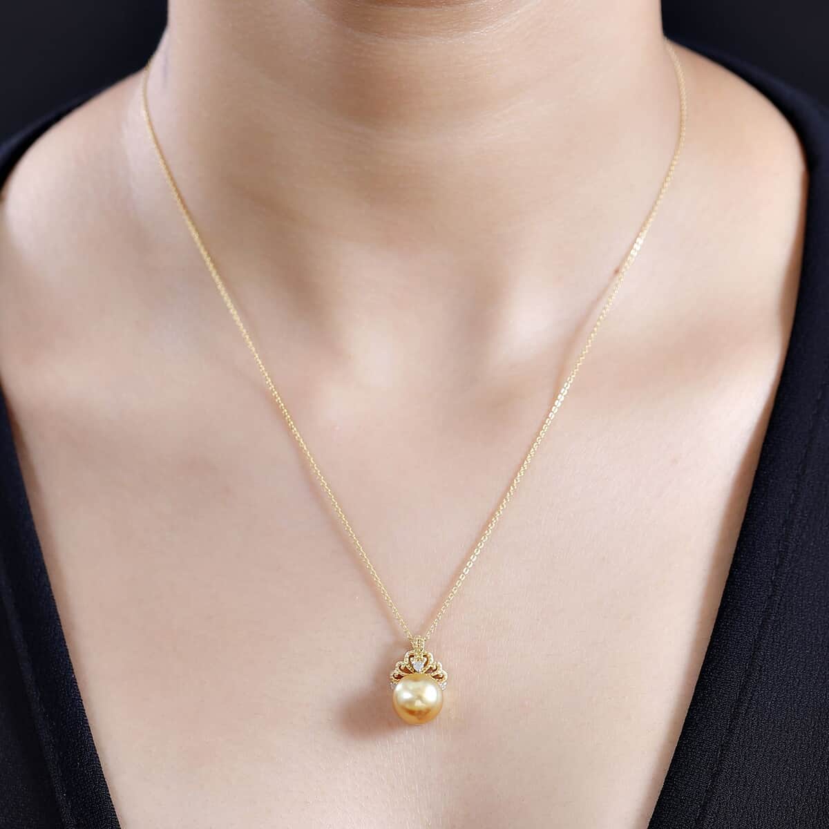 South Sea Golden Cultured Pearl 9-11mm and Diamond 0.06 ctw Crown Pendant Necklace in 18K Vermeil Yellow Gold Over Sterling Silver 20 Inches image number 2