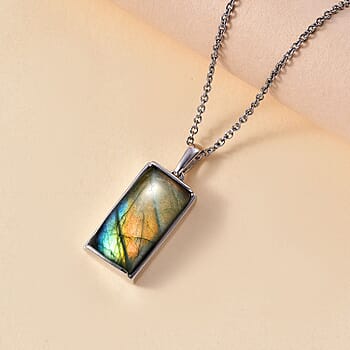 Malagasy Labradorite - Product card gallery slide 2 (10176621576505)