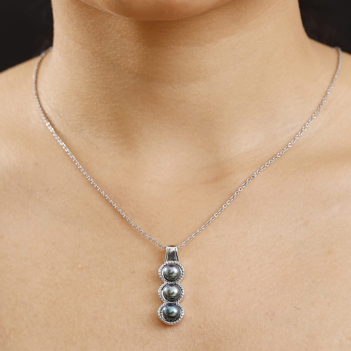 Karis Freshwater Peacock Pearl Pendant Necklace in Stainless Steel 20 Inches image number 2