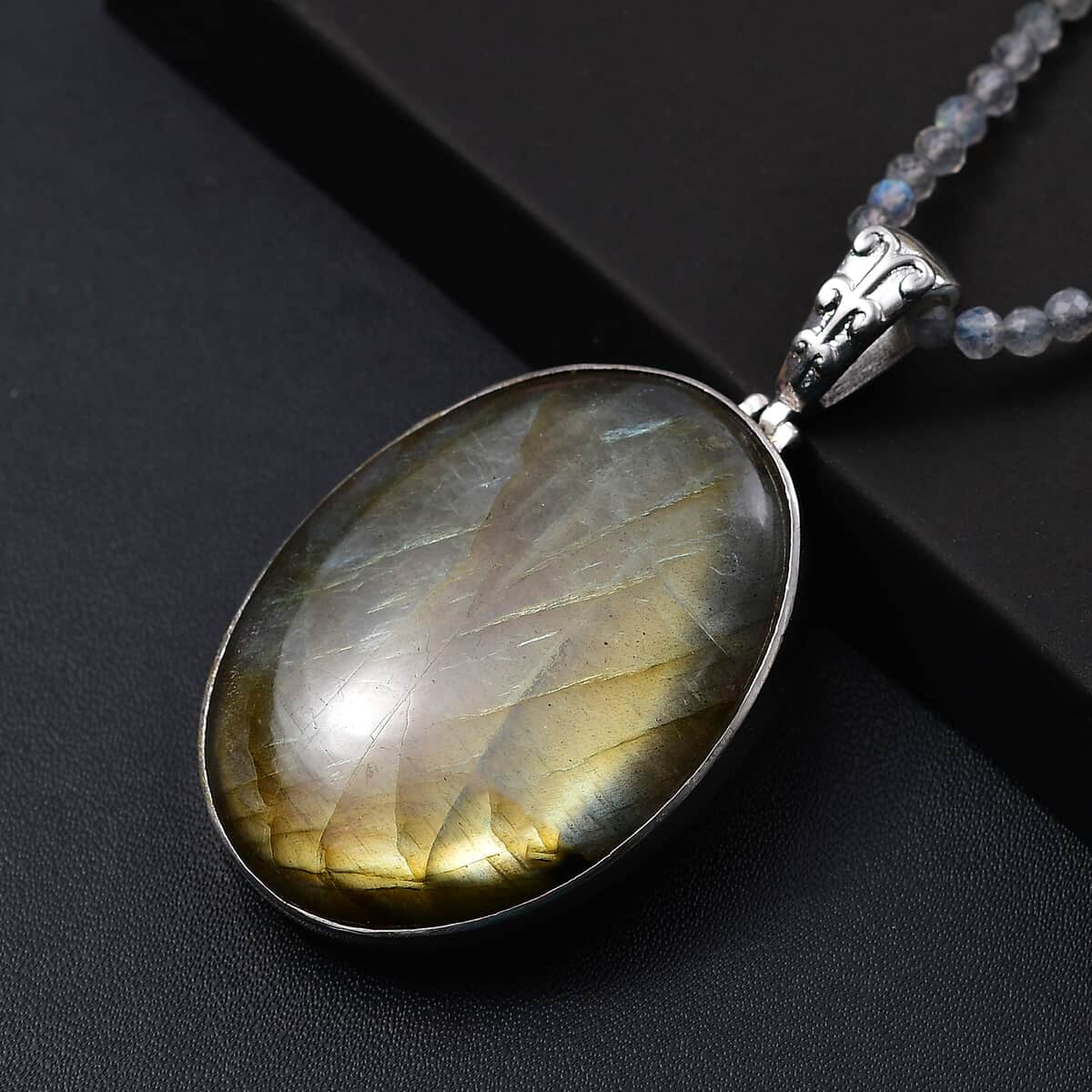 Karis Malagasy Labradorite 135.00 ctw Solitaire Pendant with Beaded Necklace in Platinum Bond 20 Inches image number 1