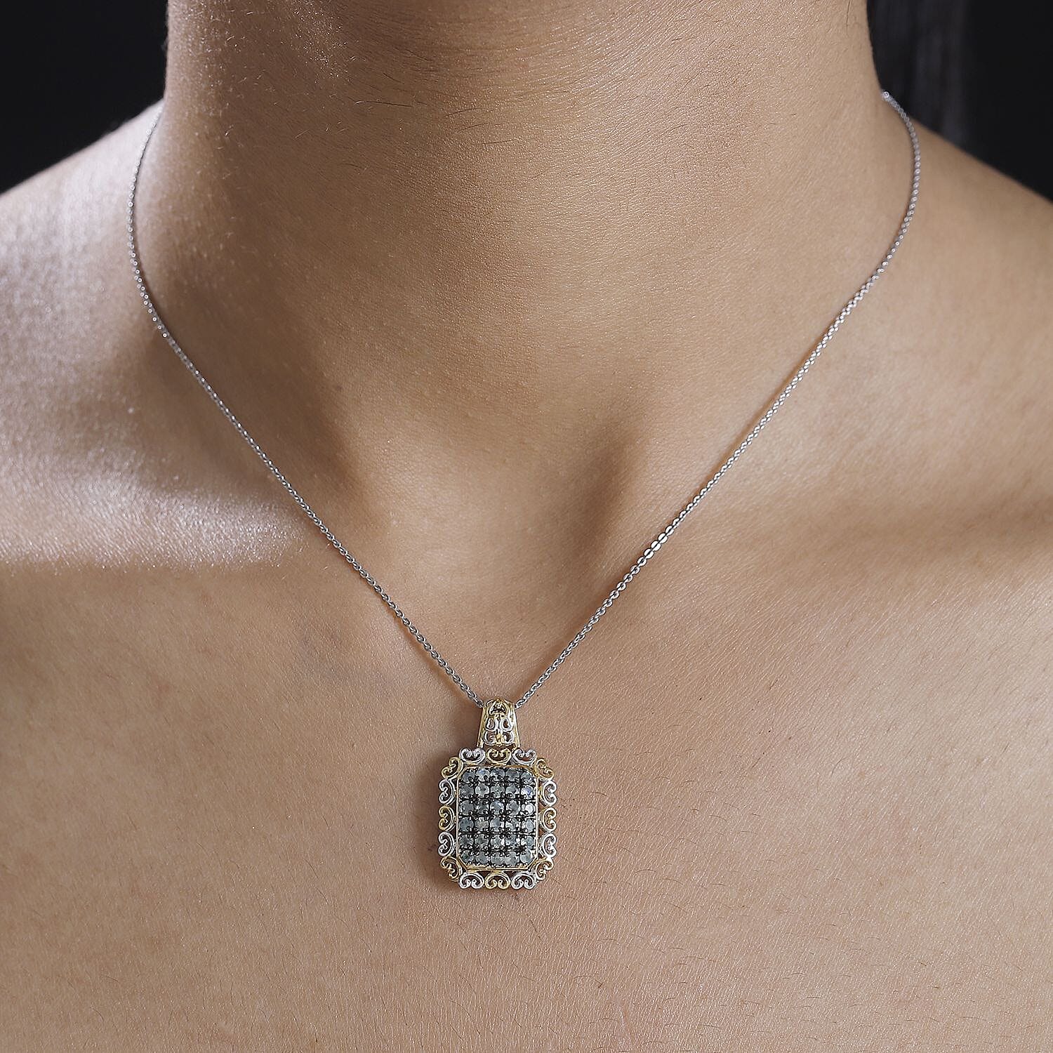 Cushion - Product card gallery slide 3 (10145706574107)