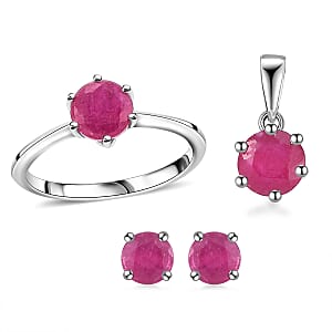 Niassa Ruby (FF) 4.25 ctw Solitaire Ring (Size 10.0), Stud Earrings and Pendant in Sterling Silver
